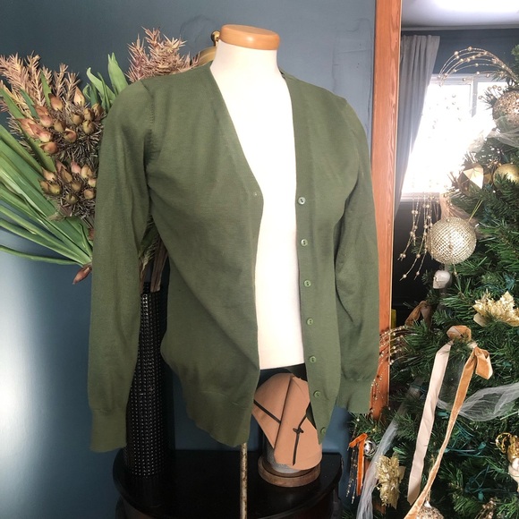 Olive Green Women's Sweater - Picture 3 of 8